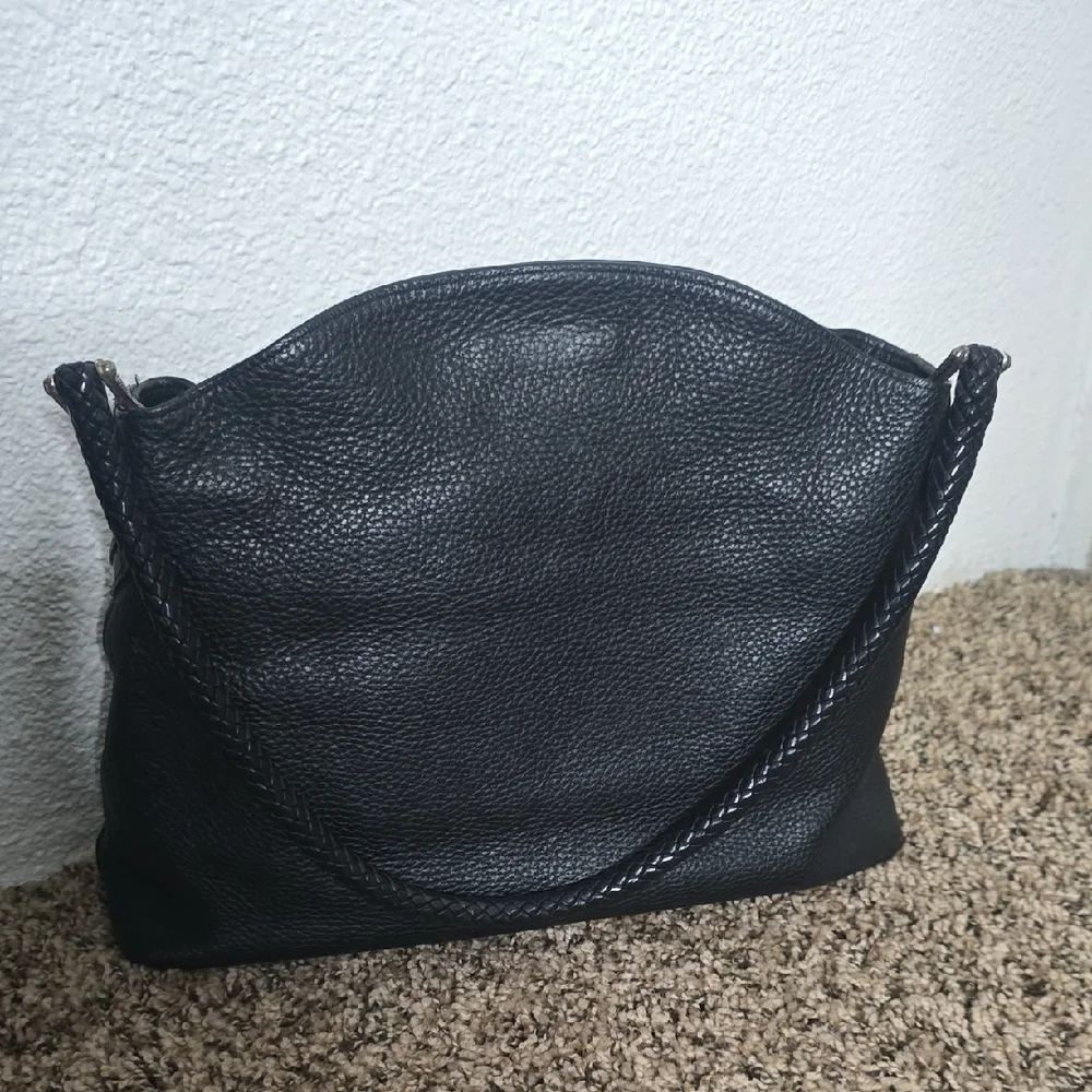 Brighton Black Pebbled Leather W/ Crocodile-Embossed Trim Shoulder Bag (EUC)🖤🩶